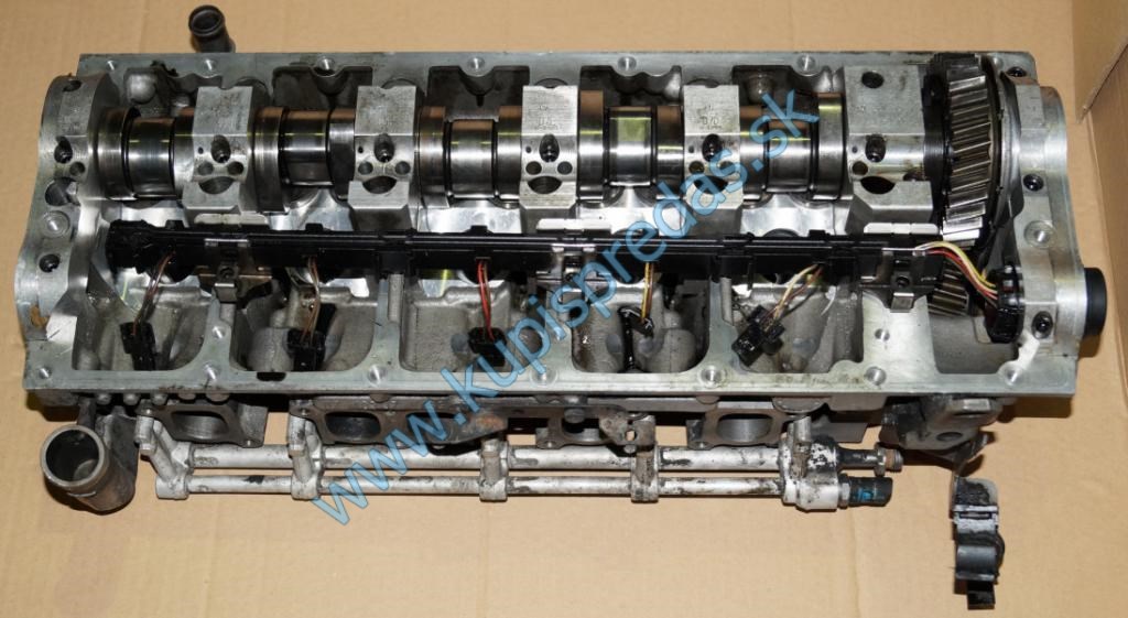 Hlava motora VW T5 2.5TDI  